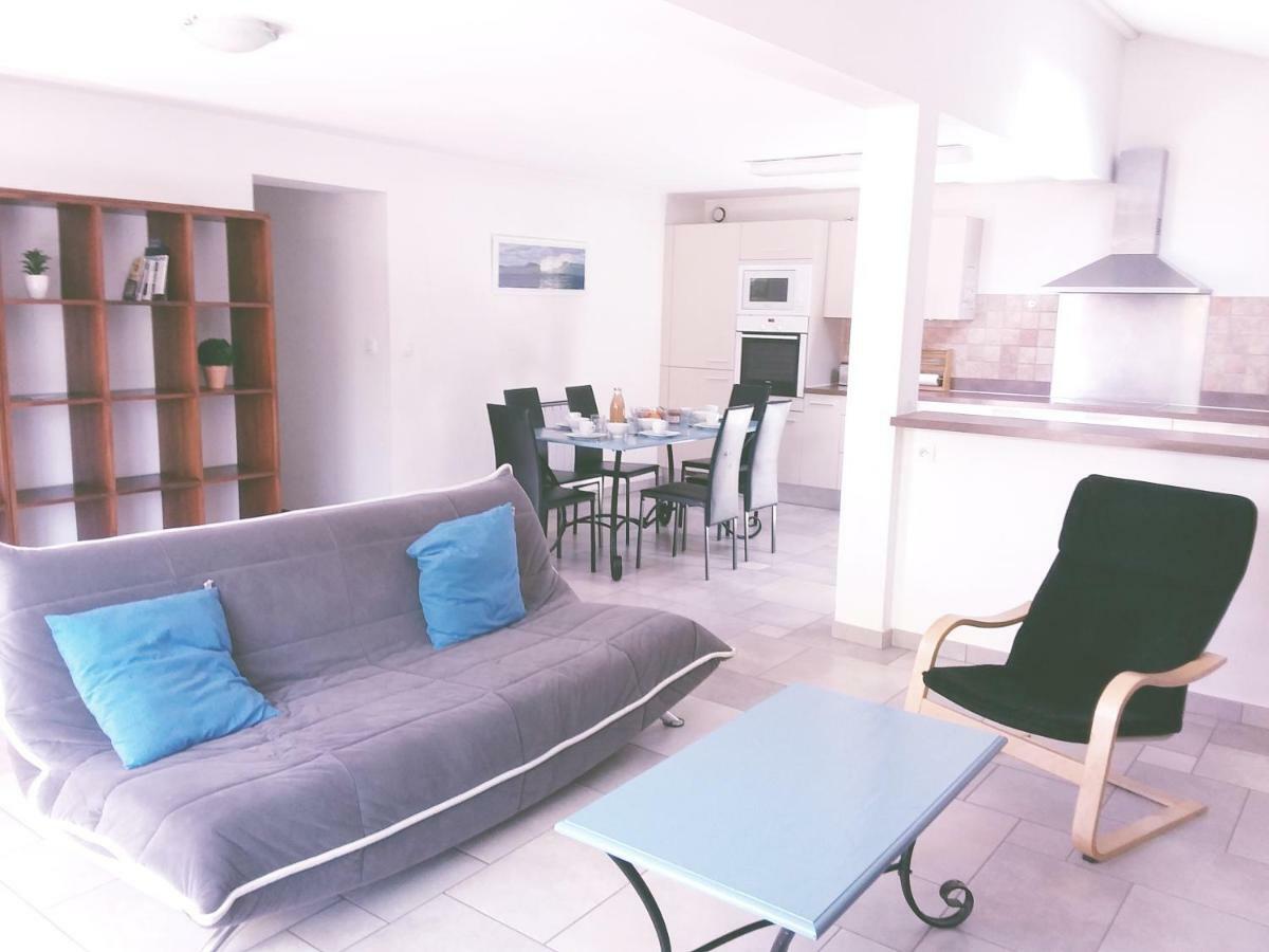 Appartement 3 Allée De L'orée Du *